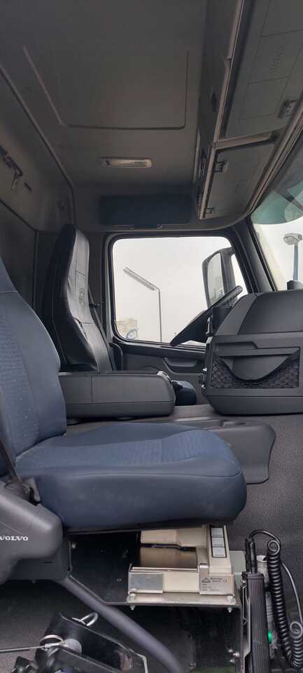Camion citerne VOLVO FM: photos 6