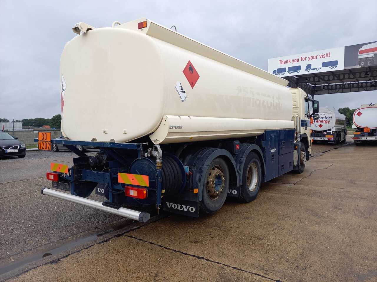 Camion citerne Volvo FM: photos 8