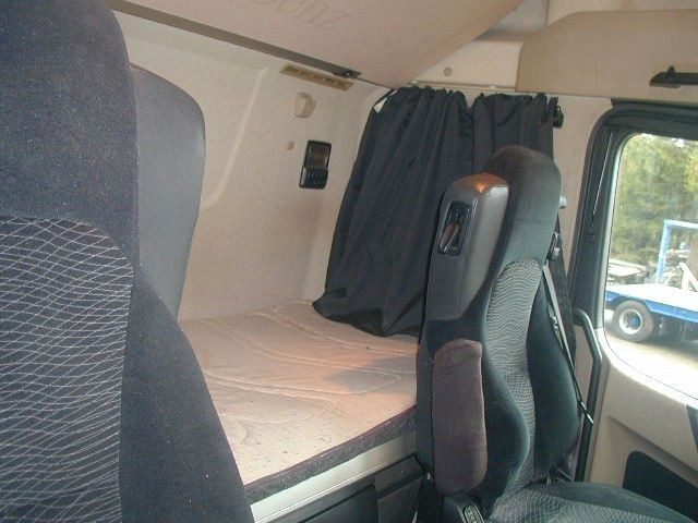 Mercedes-Benz 1843 - Tracteur routier: photos 5 Mercedes-Benz 1843 - Tracteur routier: photos 5