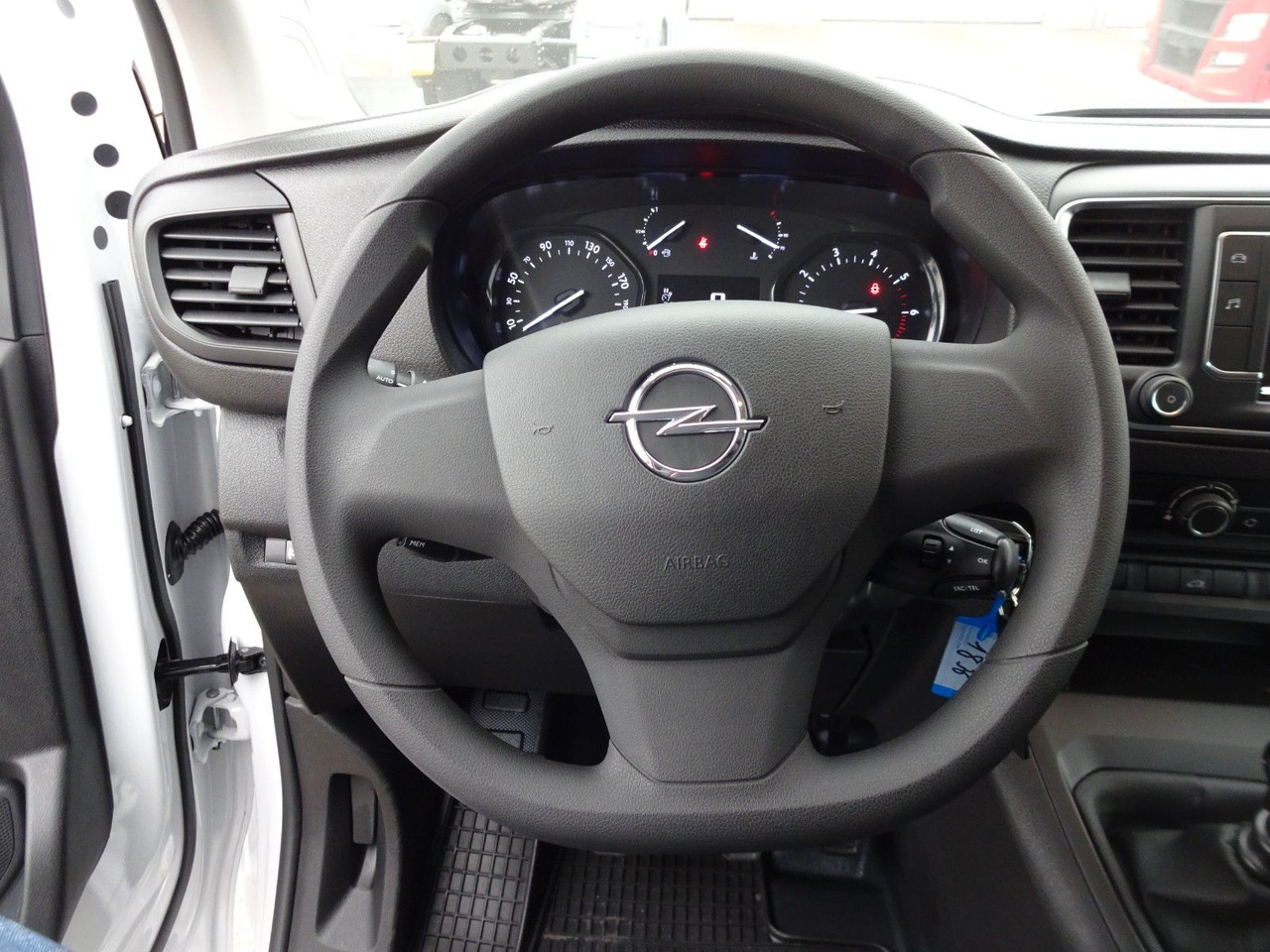 Opel 50 x Vivaro Kasten L1H1, Klima, PDC, Tempomat en crédit-bail Opel 50 x Vivaro Kasten L1H1, Klima, PDC, Tempomat: photos 18