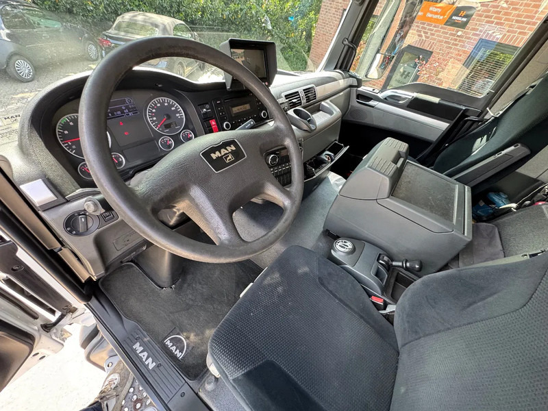 MAN TGS 26.320 EEV Koffer Stuuras AHK 2.500KG LBW 479.810! NL TRUCK - Camion fourgon: photos 5 MAN TGS 26.320 EEV Koffer Stuuras AHK 2.500KG LBW 479.810! NL TRUCK - Camion fourgon: photos 5