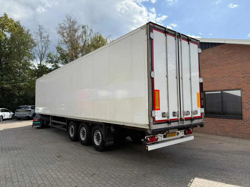 Schmitz Cargobull SKO 24 5x Meatrails Rohrbahnen Fleisch Carrier Vector 1950MT - Semi-remorque isothermique: photos 2 Schmitz Cargobull SKO 24 5x Meatrails Rohrbahnen Fleisch Carrier Vector 1950MT - Semi-remorque isothermique: photos 2