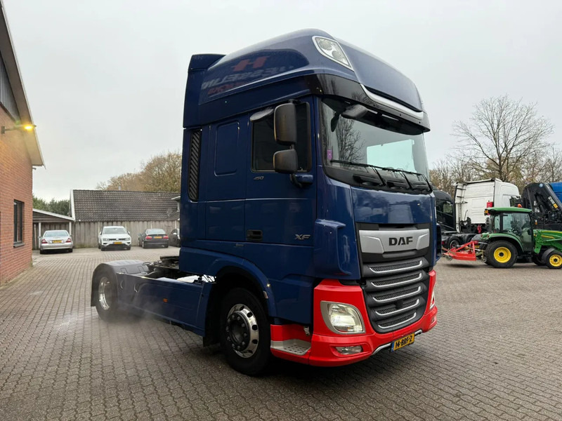DAF XF 450 SSC Super Space LED Standairco Leer NL Truck APK 01-2026 - Tracteur routier: photos 4 DAF XF 450 SSC Super Space LED Standairco Leer NL Truck APK 01-2026 - Tracteur routier: photos 4