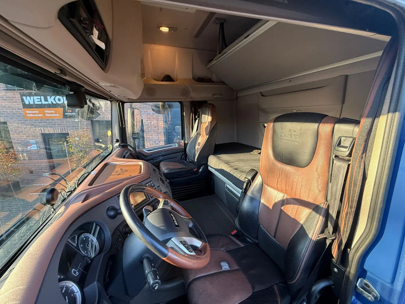 DAF XF 450 Super Space Cab + Gardner Denver XK18 Silo Compressor Alcoa LED Standklima NL Truck APK 03-2026 en crédit-bail DAF XF 450 Super Space Cab + Gardner Denver XK18 Silo Compressor Alcoa LED Standklima NL Truck APK 03-2026: photos 10