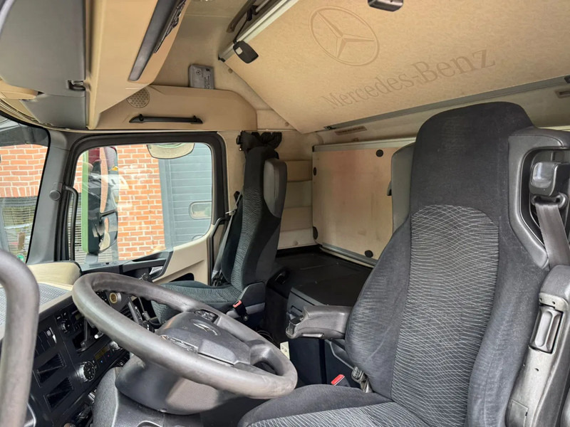 Mercedes-Benz Actros 1842 4X2 Streamspace Side skirts 2x tank NL Truck - Tracteur routier: photos 5 Mercedes-Benz Actros 1842 4X2 Streamspace Side skirts 2x tank NL Truck - Tracteur routier: photos 5