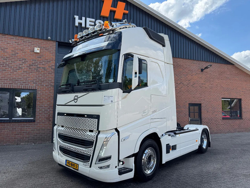 Volvo FH 500 Globetrotter XL 2X tank Standairco Alcoa Leder NL Truck Full spec, Dynamic steering - Tracteur routier: photos 1 Volvo FH 500 Globetrotter XL 2X tank Standairco Alcoa Leder NL Truck Full spec, Dynamic steering - Tracteur routier: photos 1