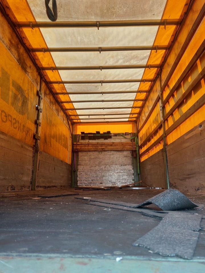 Kögel BDF-System, 7.450 mm lang, Heck: niedrige Türen - Carrosserie bâchee: photos 3 Kögel BDF-System, 7.450 mm lang, Heck: niedrige Türen - Carrosserie bâchee: photos 3