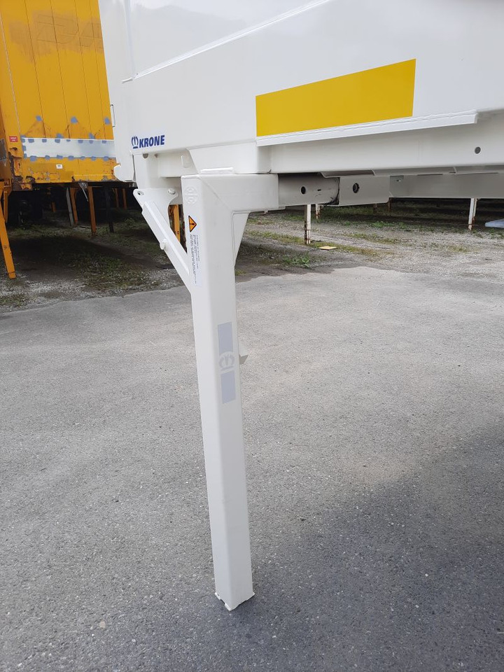 Krone BDF-System, 7.450 mm lang - Carrosserie fourgon: photos 1 Krone BDF-System, 7.450 mm lang - Carrosserie fourgon: photos 1