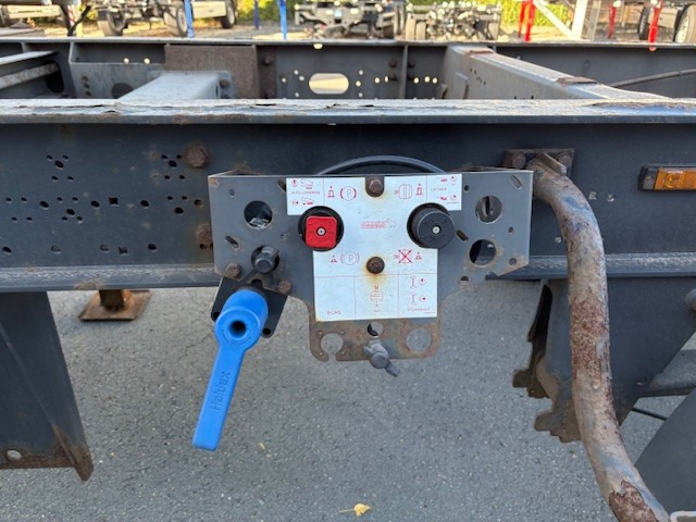 Schmitz Cargobull BDF-System, Standard, hochgekuppelt R 22,5 - Remorque fourgon: photos 5 Schmitz Cargobull BDF-System, Standard, hochgekuppelt R 22,5 - Remorque fourgon: photos 5