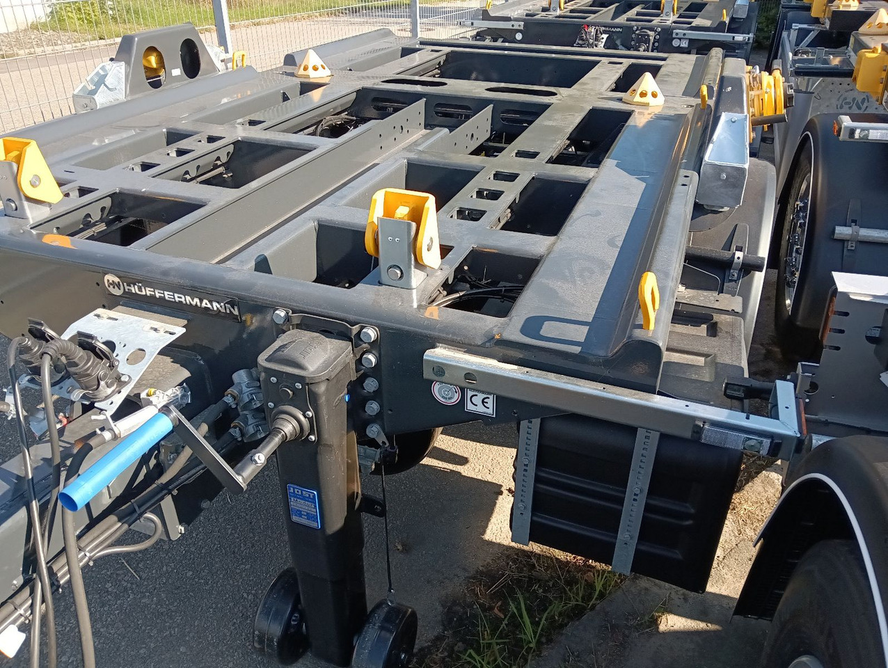 Hüffermann 2-A-MINI-CARRIER SAFETYFIX VERZINKT NEU TOP-PREI - Remorque ampliroll/ Multibenne: photos 4 Hüffermann 2-A-MINI-CARRIER SAFETYFIX VERZINKT NEU TOP-PREI - Remorque ampliroll/ Multibenne: photos 4
