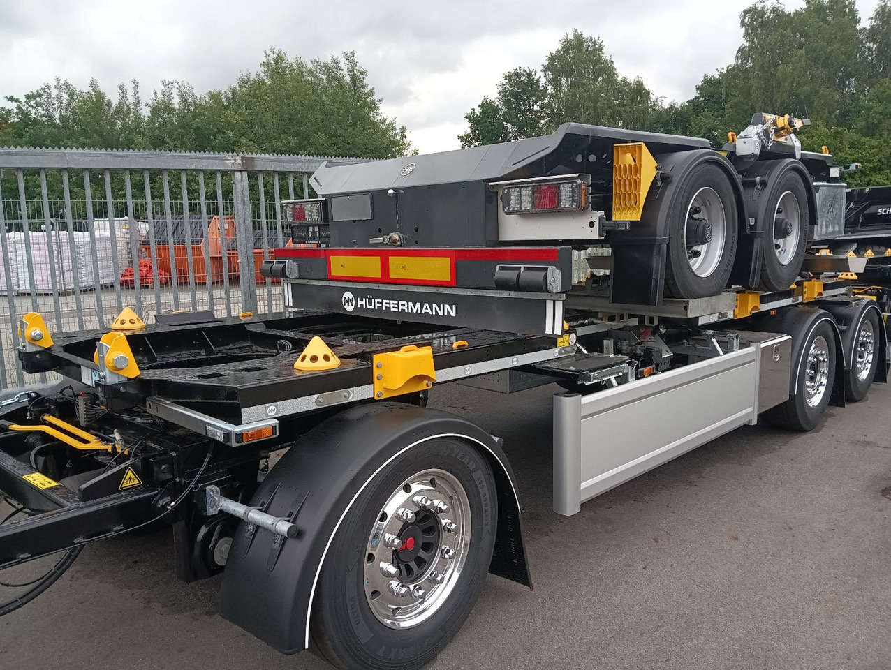 Hüffermann 3-A VARIO-CARRIER SAF NEU VERZINKT LiftAlufelgen - Remorque ampliroll/ Multibenne: photos 1 Hüffermann 3-A VARIO-CARRIER SAF NEU VERZINKT LiftAlufelgen - Remorque ampliroll/ Multibenne: photos 1