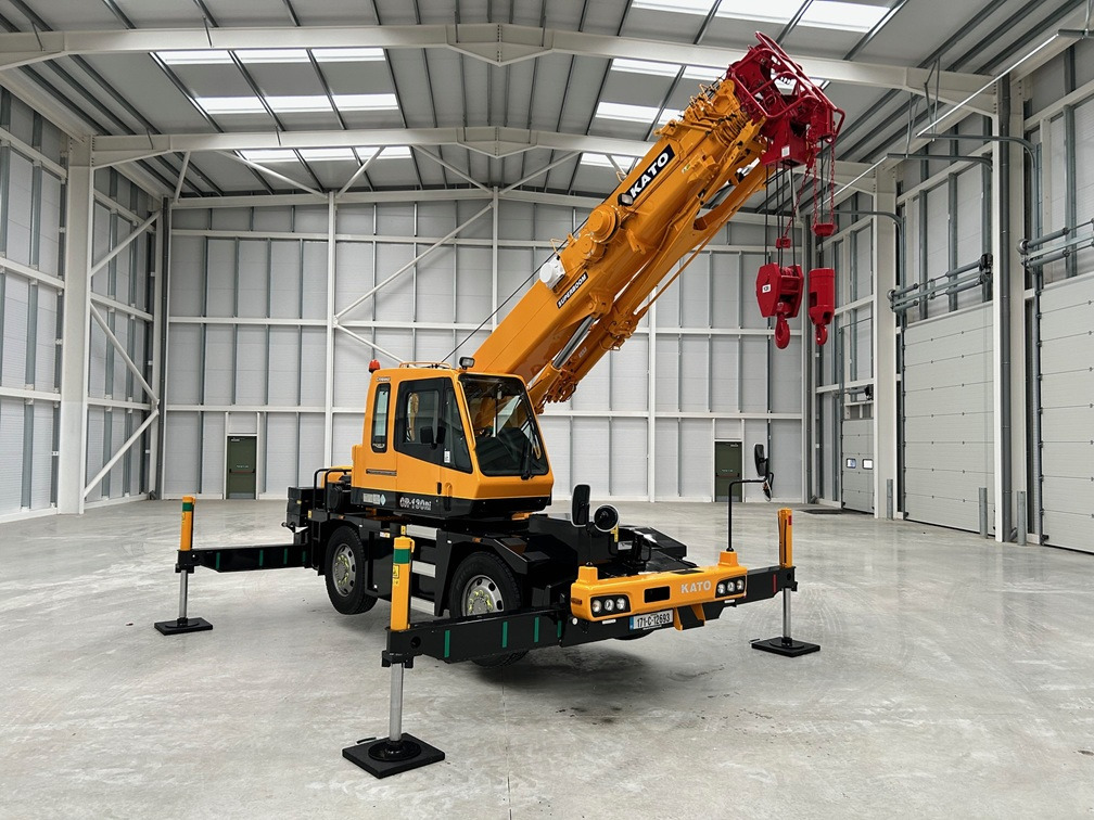 KATO CR-130Ri - 13 Ton City Crane with Only 8,563 miles from New !! - Grue mobile: photos 1 KATO CR-130Ri - 13 Ton City Crane with Only 8,563 miles from New !! - Grue mobile: photos 1