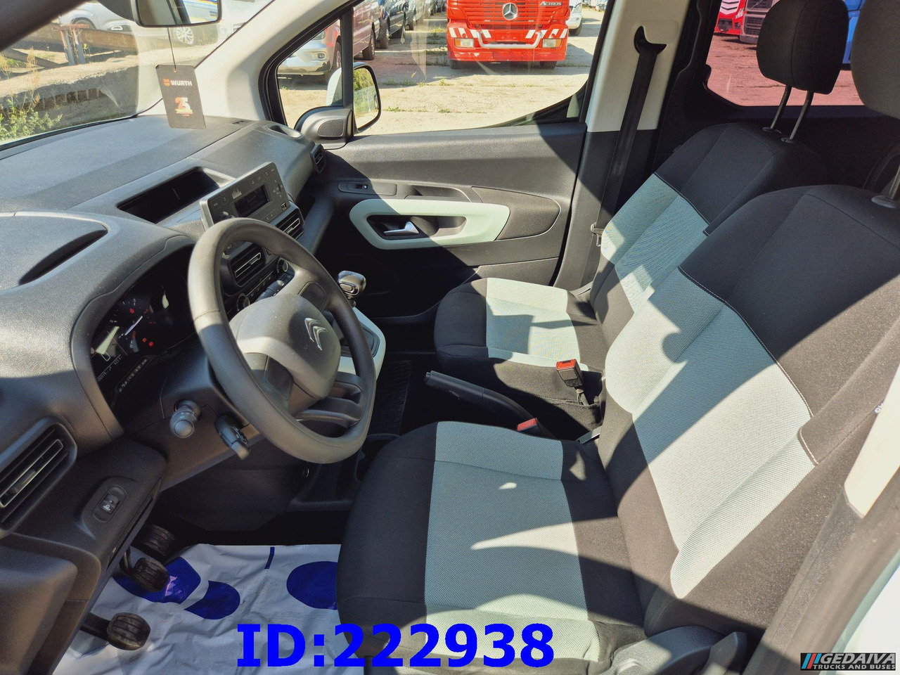 Voiture CITROEN Berlingo: photos 13