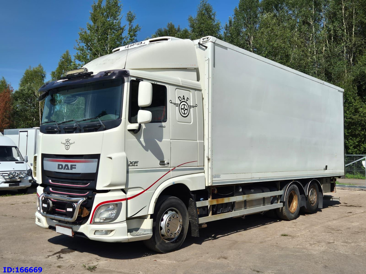 DAF XF 106.460 FAR 6X2 Euro6 - Camion frigorifique: photos 1 DAF XF 106.460 FAR 6X2 Euro6 - Camion frigorifique: photos 1