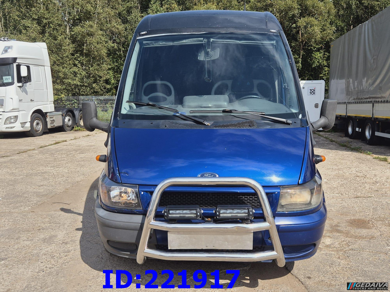 FORD Sunset VIP 17-seats - Autocar: photos 5 FORD Sunset VIP 17-seats - Autocar: photos 5