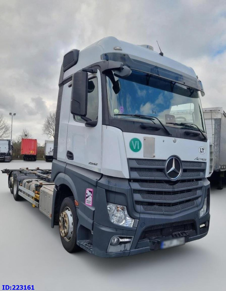 MERCEDES-BENZ Actros 2542 BDF 6x2 Euro6 - Châssis cabine: photos 2 MERCEDES-BENZ Actros 2542 BDF 6x2 Euro6 - Châssis cabine: photos 2