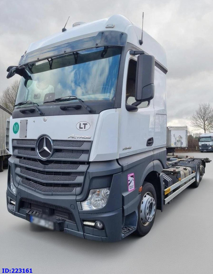 MERCEDES-BENZ Actros 2542 BDF 6x2 Euro6 - Châssis cabine: photos 1 MERCEDES-BENZ Actros 2542 BDF 6x2 Euro6 - Châssis cabine: photos 1
