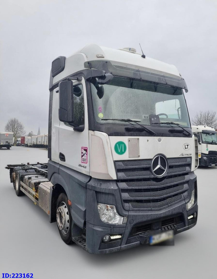 MERCEDES-BENZ Actros 2542 BDF 6x2 Euro6 - Châssis cabine: photos 2 MERCEDES-BENZ Actros 2542 BDF 6x2 Euro6 - Châssis cabine: photos 2