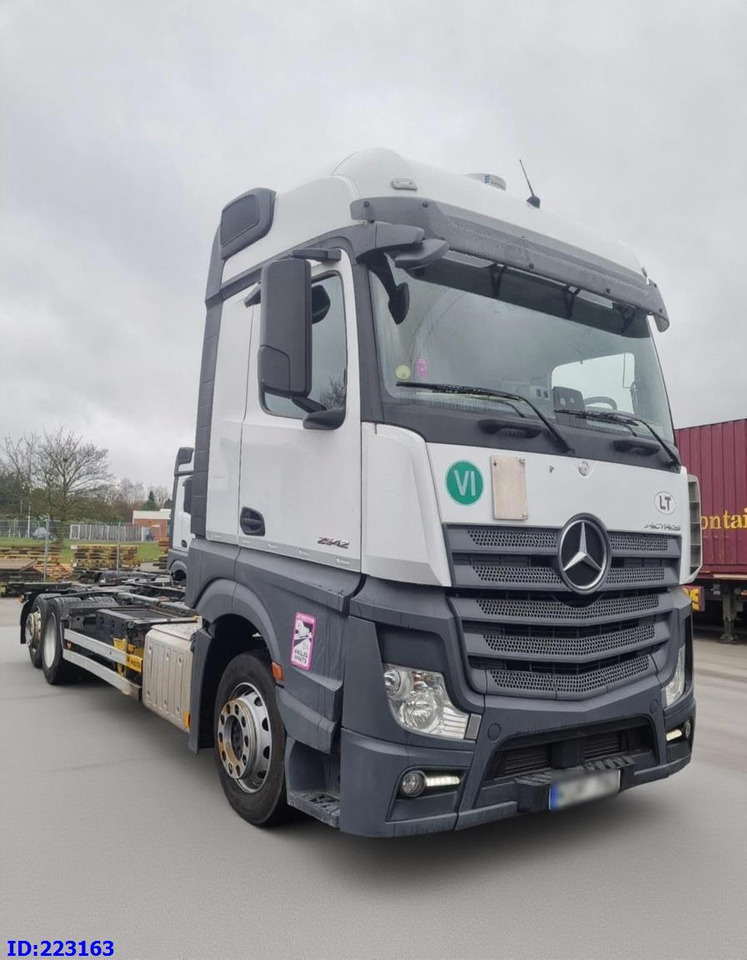 MERCEDES-BENZ Actros 2542 BDF 6x2 Euro6 - Châssis cabine: photos 1 MERCEDES-BENZ Actros 2542 BDF 6x2 Euro6 - Châssis cabine: photos 1