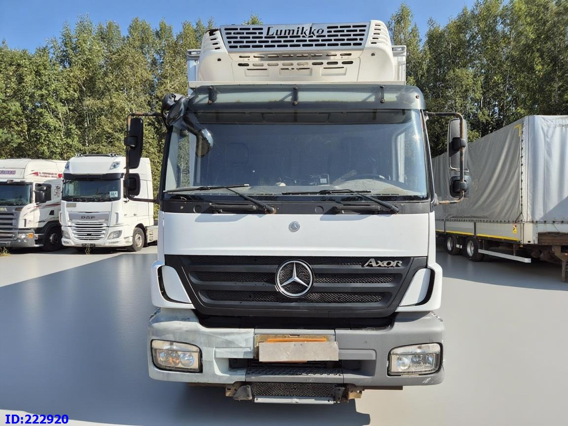 MERCEDES-BENZ Axor 1829 Manual + Tail lift - Camion frigorifique: photos 2 MERCEDES-BENZ Axor 1829 Manual + Tail lift - Camion frigorifique: photos 2