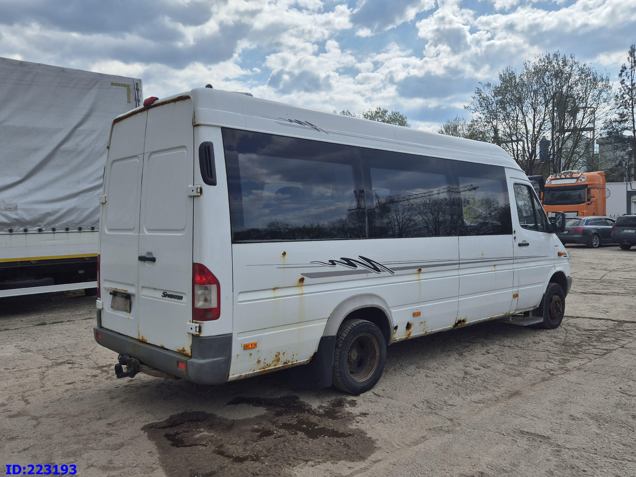 MERCEDES-BENZ Sprinter 416 VIP AC 17-seater - Autocar: photos 5 MERCEDES-BENZ Sprinter 416 VIP AC 17-seater - Autocar: photos 5