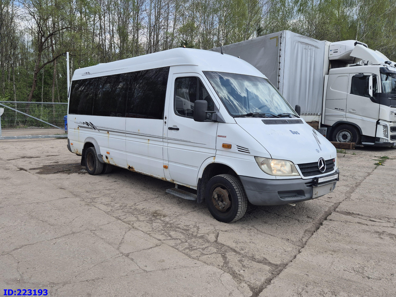 MERCEDES-BENZ Sprinter 416 VIP AC 17-seater - Autocar: photos 4 MERCEDES-BENZ Sprinter 416 VIP AC 17-seater - Autocar: photos 4