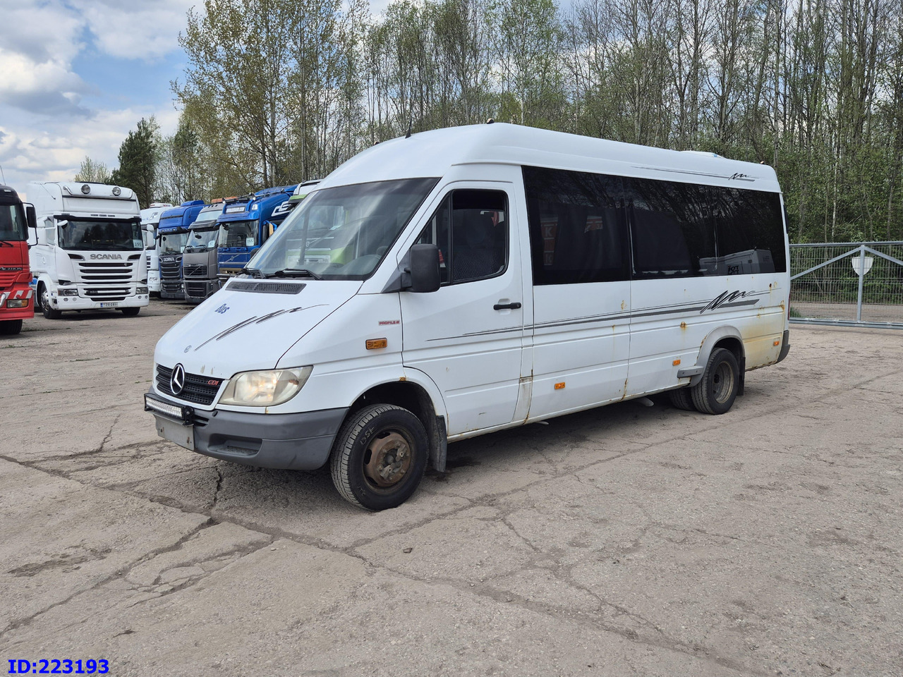 MERCEDES-BENZ Sprinter 416 VIP AC 17-seater - Autocar: photos 1 MERCEDES-BENZ Sprinter 416 VIP AC 17-seater - Autocar: photos 1