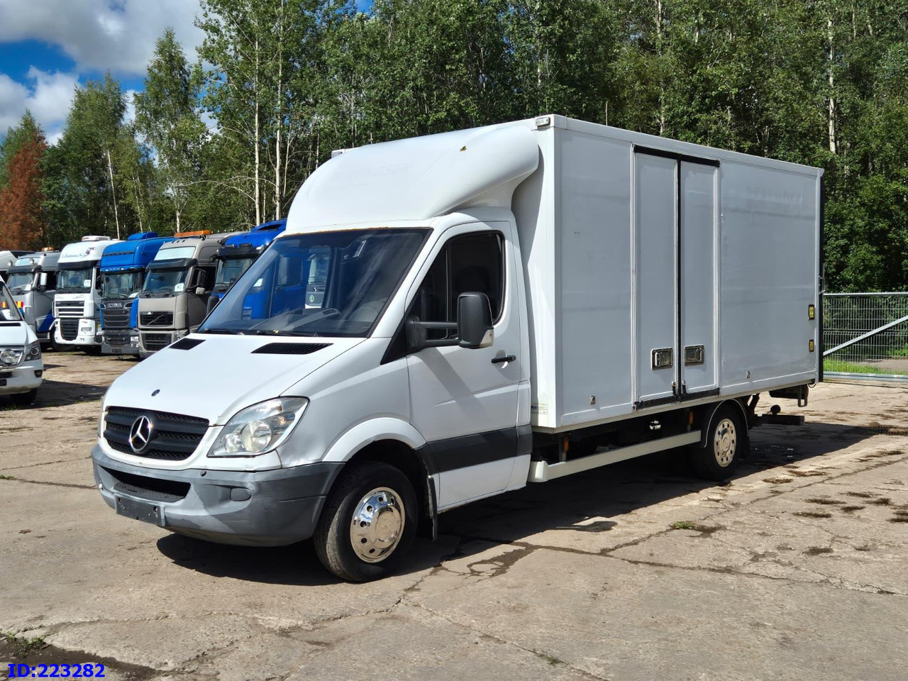 MERCEDES-BENZ Sprinter 516 SUPER - Fourgon grand volume: photos 1 MERCEDES-BENZ Sprinter 516 SUPER - Fourgon grand volume: photos 1