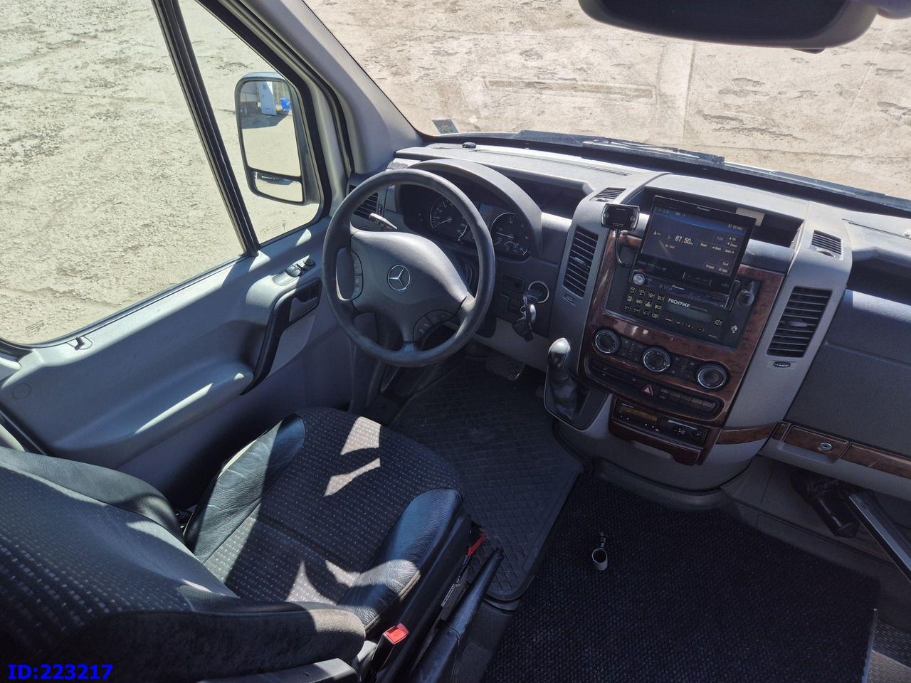 Autocar MERCEDES-BENZ Sprinter 518 VIP Prostyle 17-Place (Motor defekt): photos 15