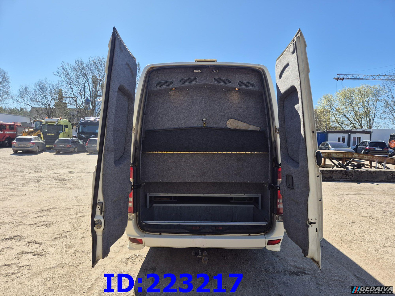 MERCEDES-BENZ Sprinter 518 VIP Prostyle 17-Place (Motor defekt) - Autocar: photos 4 MERCEDES-BENZ Sprinter 518 VIP Prostyle 17-Place (Motor defekt) - Autocar: photos 4