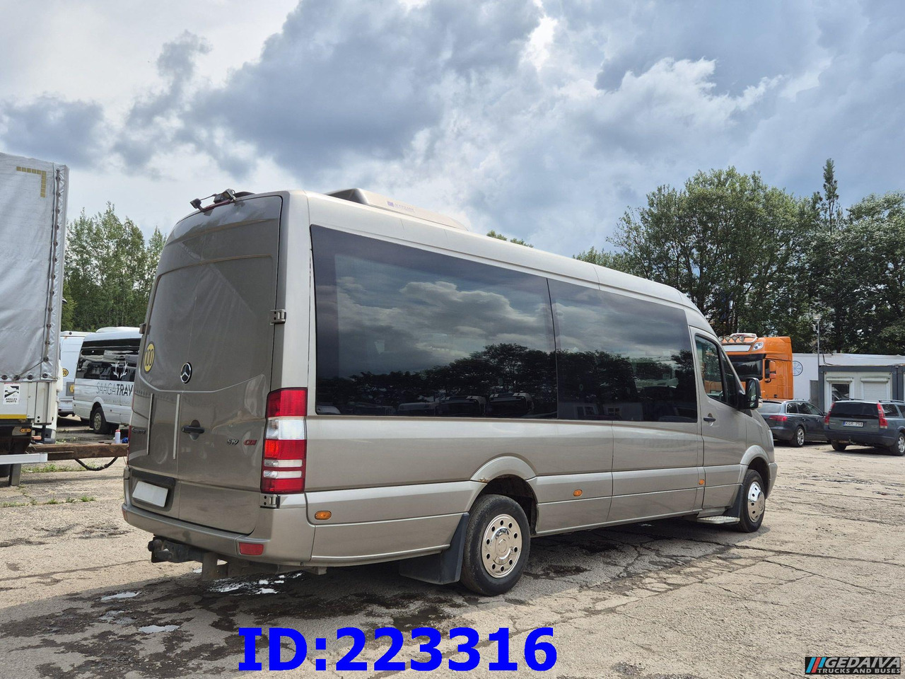 MERCEDES-BENZ Sprinter 519 VIP - 18 Seater - Euro 5 - Autocar: photos 5 MERCEDES-BENZ Sprinter 519 VIP - 18 Seater - Euro 5 - Autocar: photos 5