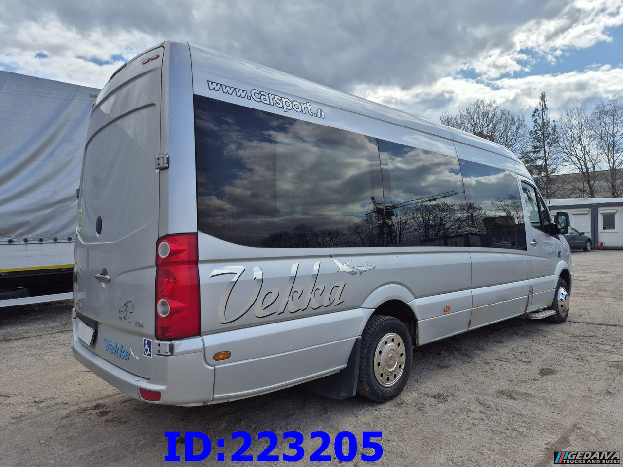 VOLKSWAGEN Crafter VIP - 17-seats - Euro5 - Autocar: photos 5 VOLKSWAGEN Crafter VIP - 17-seats - Euro5 - Autocar: photos 5