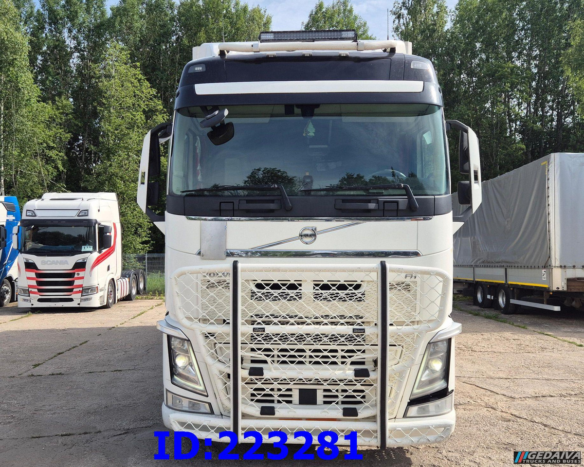 VOLVO FH13 540HP 6x2 (10 tyre) Euro6 - Camion isothermique: photos 2 VOLVO FH13 540HP 6x2 (10 tyre) Euro6 - Camion isothermique: photos 2