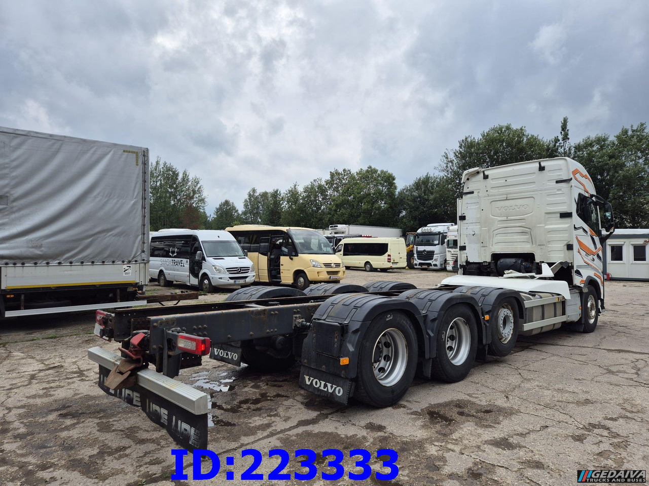 VOLVO FH16 650HP 8X4 (Steering axle) - Châssis cabine: photos 5 VOLVO FH16 650HP 8X4 (Steering axle) - Châssis cabine: photos 5