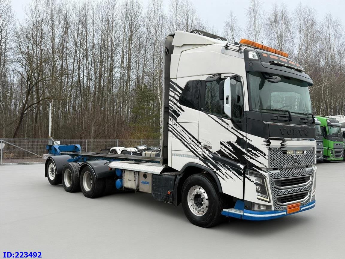 VOLVO FH16 750HP 8x4 - Châssis cabine: photos 4 VOLVO FH16 750HP 8x4 - Châssis cabine: photos 4