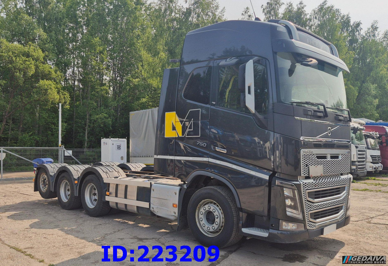 VOLVO FH16 750HP 8x4 Steering axle - Châssis cabine: photos 1 VOLVO FH16 750HP 8x4 Steering axle - Châssis cabine: photos 1