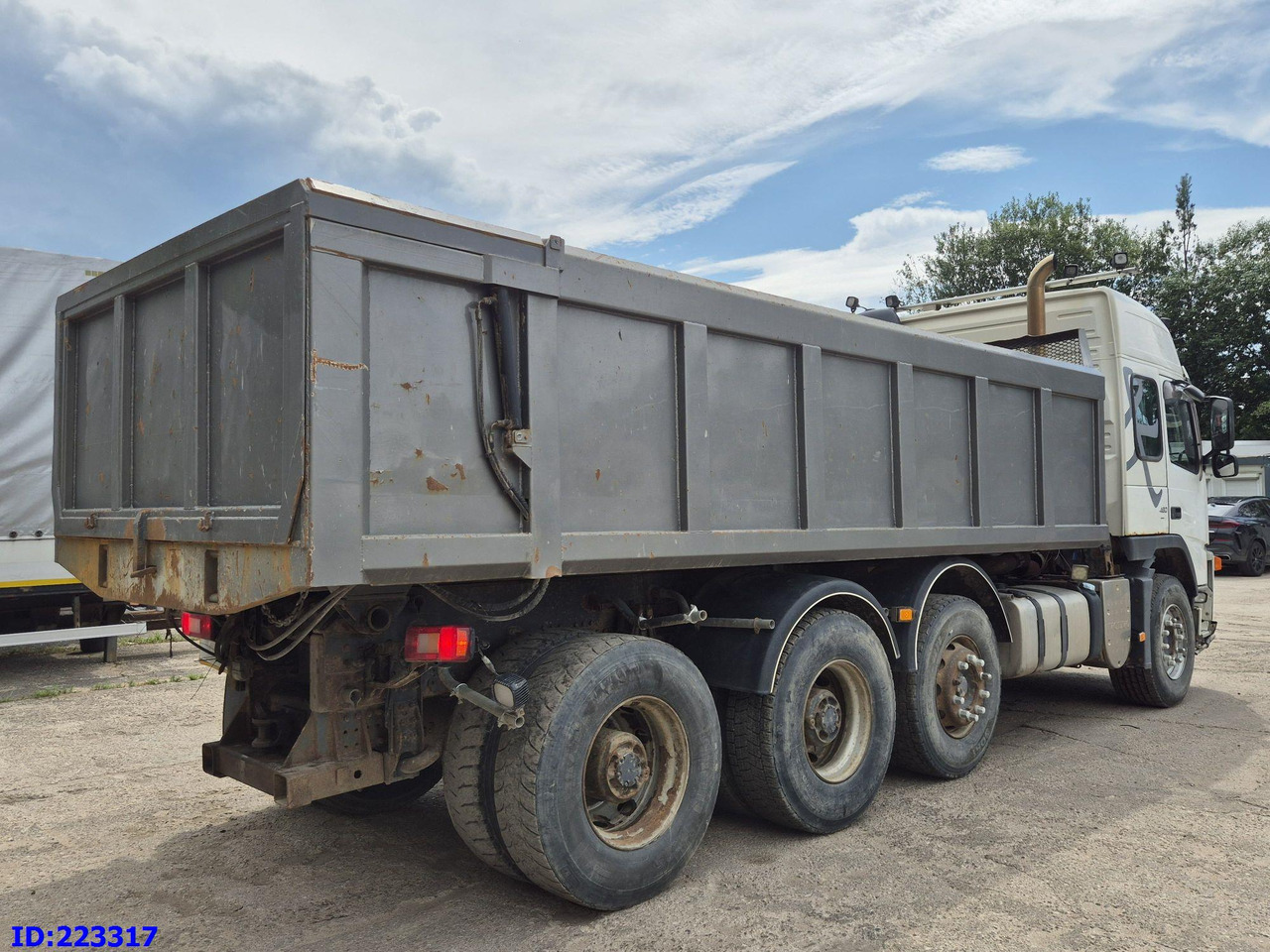 VOLVO FM13 480HP 8x4 (Big axle) - Camion benne: photos 5 VOLVO FM13 480HP 8x4 (Big axle) - Camion benne: photos 5