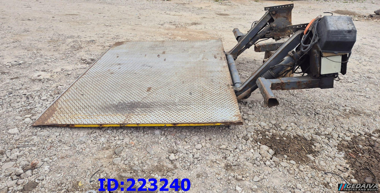 ZEPRO 200-175MA - Hayon élévateur: photos 1 ZEPRO 200-175MA - Hayon élévateur: photos 1