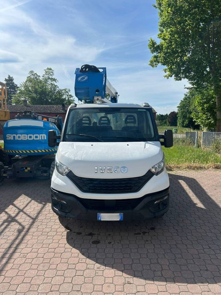 Socage 20D  - Camion avec nacelle: photos 2 Socage 20D  - Camion avec nacelle: photos 2