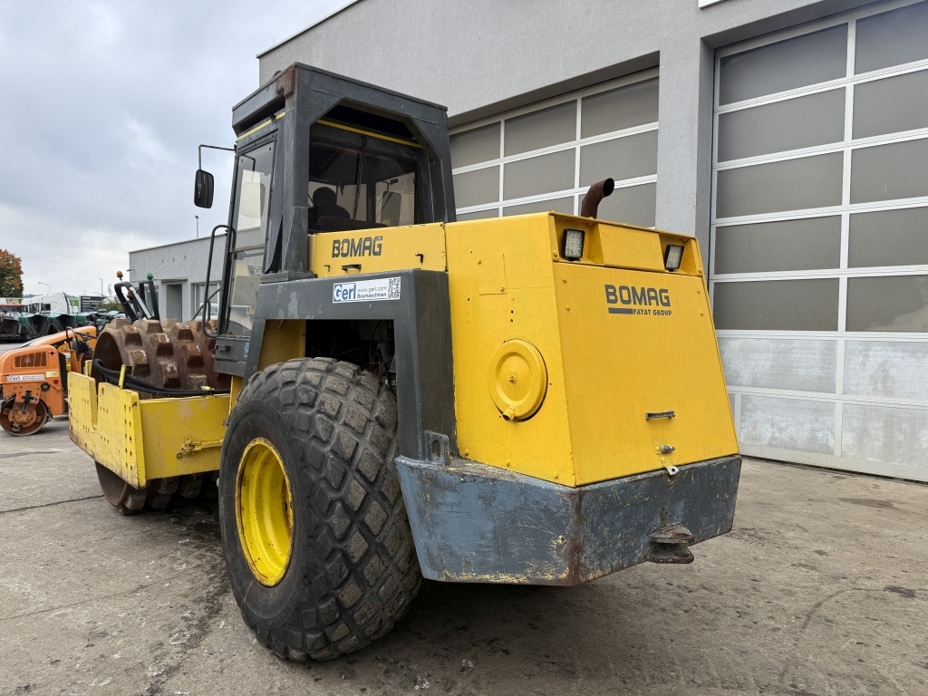 Bomag BW 217 PD-2 (111679) - Compacteur à pieds de mouton/ Monocylindre: photos 3 Bomag BW 217 PD-2 (111679) - Compacteur à pieds de mouton/ Monocylindre: photos 3