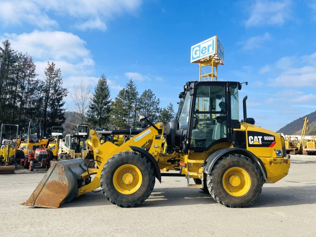 Caterpillar 908M (3927) - Chargeuse sur pneus: photos 1 Caterpillar 908M (3927) - Chargeuse sur pneus: photos 1