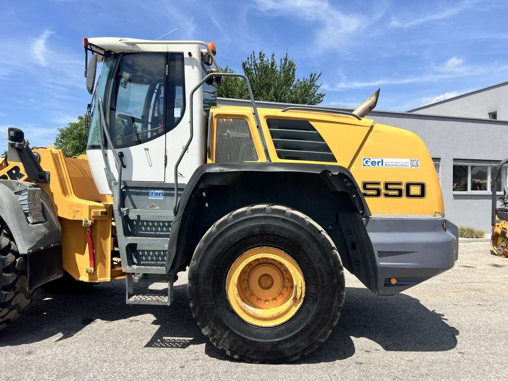 Liebherr L 550 (111617) - Chargeuse sur pneus: photos 2 Liebherr L 550 (111617) - Chargeuse sur pneus: photos 2