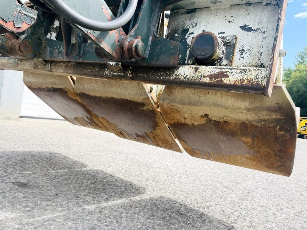 Schaeff ZL8 (4028) - Chargeuse sur pneus: photos 4 Schaeff ZL8 (4028) - Chargeuse sur pneus: photos 4