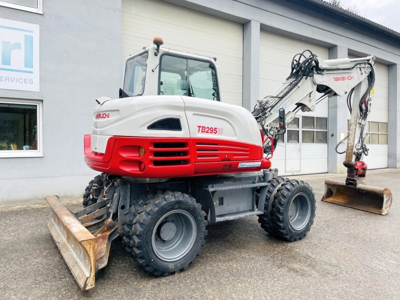 Takeuchi TB295W (3724) - Pelle sur pneus: photos 3 Takeuchi TB295W (3724) - Pelle sur pneus: photos 3