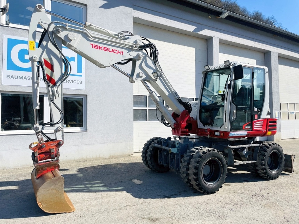 Takeuchi TB295W (3964) - Pelle sur pneus: photos 5 Takeuchi TB295W (3964) - Pelle sur pneus: photos 5