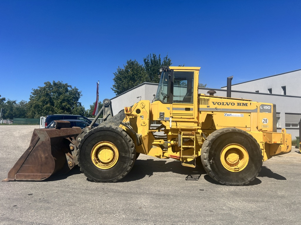 Volvo L 150 (111676) - Chargeuse sur pneus: photos 1 Volvo L 150 (111676) - Chargeuse sur pneus: photos 1