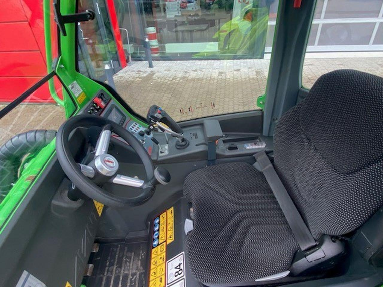 Avant 760i - Chargeuse sur pneus: photos 5 Avant 760i - Chargeuse sur pneus: photos 5