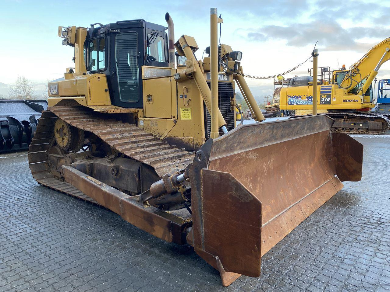 Caterpillar D6T LGP - Bulldozer: photos 5 Caterpillar D6T LGP - Bulldozer: photos 5