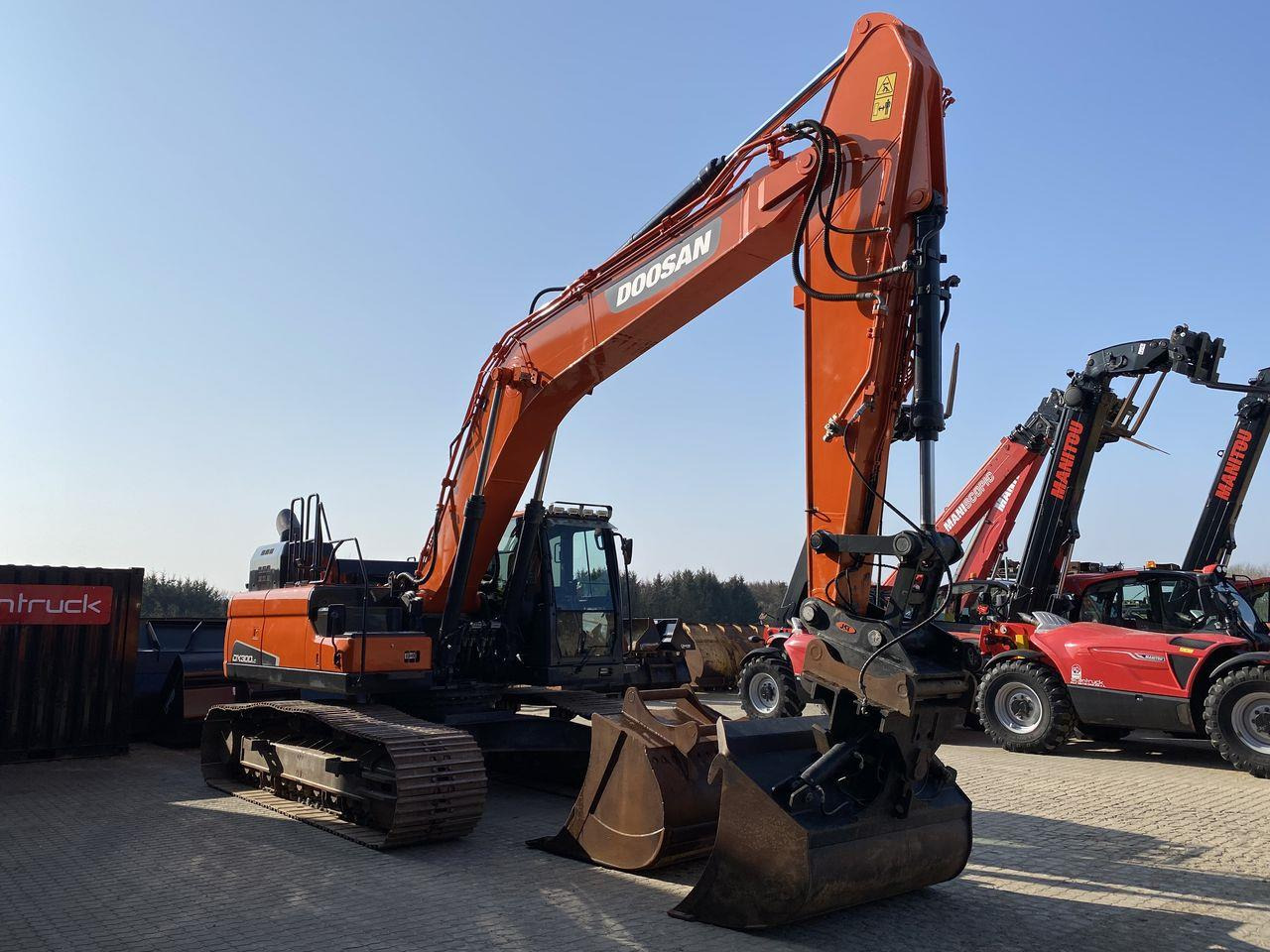 Doosan DX300LC-5 - Pelle sur chenille: photos 5 Doosan DX300LC-5 - Pelle sur chenille: photos 5