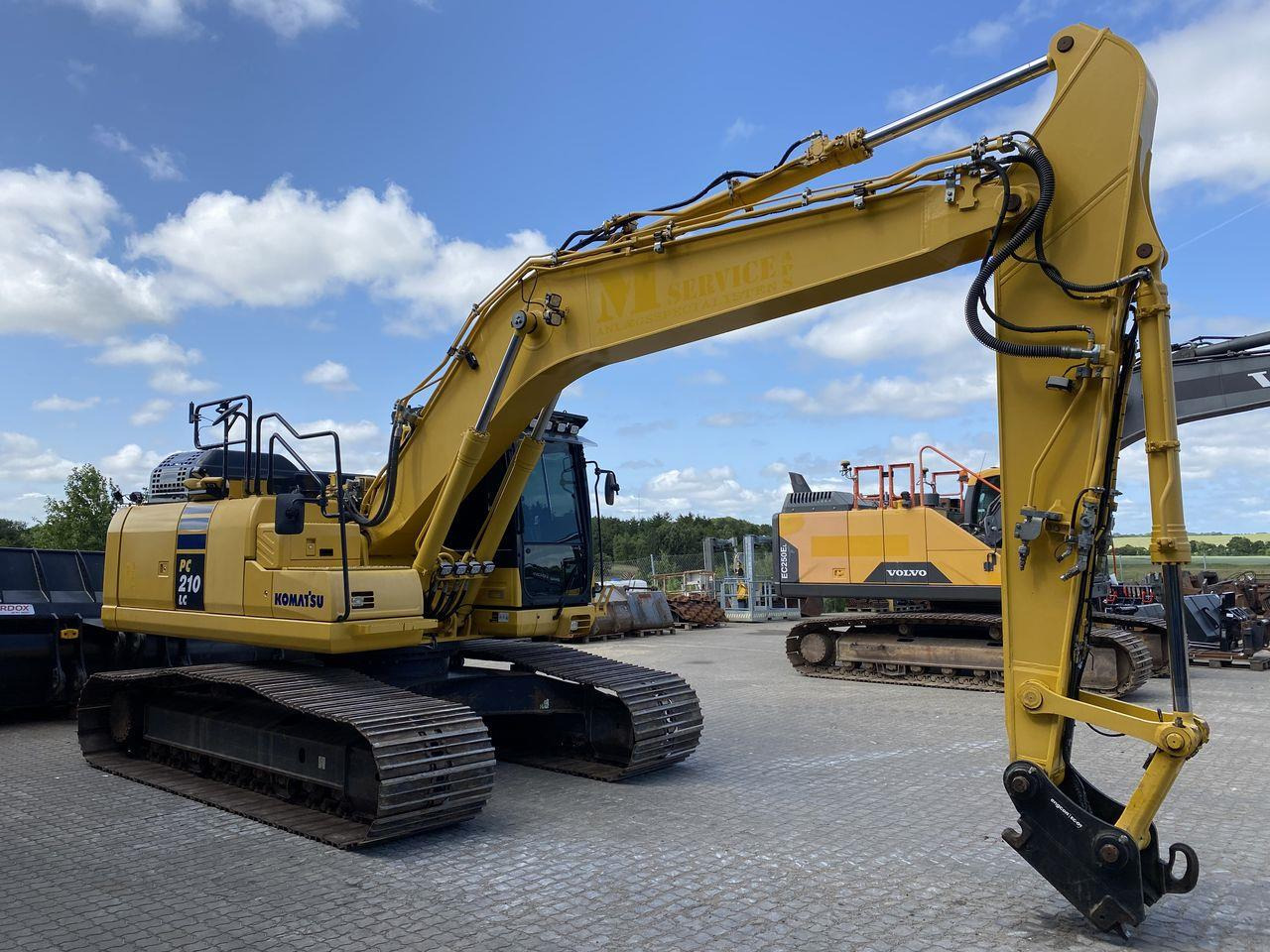 Komatsu PC210LC-11 - Pelle sur chenille: photos 5 Komatsu PC210LC-11 - Pelle sur chenille: photos 5